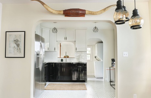 North Delridge House | Original West Seattle Escape-Easy Beach and Downtown Access.