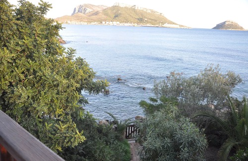 Baia Caddinas Apartment | ORIGINAL WIDE FLAT IN VILLA ON THE SEA