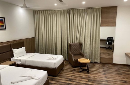 Suluru Hotel | Orion Tree Hotel Sullurupeta