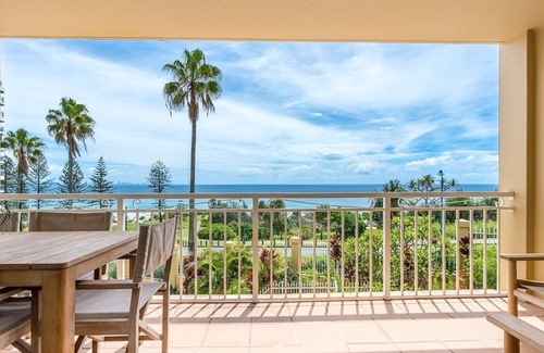 Coolangatta Apartment | Orion Unit 4 Modern 2 bedroom apartment with ocean views and Wi-Fi Included