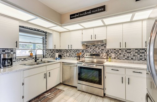 Buena Ventura Lakes House | Orlando & Disney Parks Hub w/Pool: Pet Friendly!