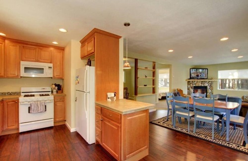 Black Bart House | Ormsby House 1489O 4 Bedroom Home by RedAwning