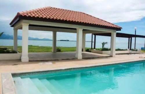 Portmore Apartment | Ornella Villa 2-Beds Sleeps 4 - Pool & Parking