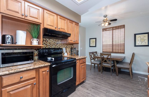Sunnyslope House | Oro Valley Mountain View Town Home - Close to EVERYTHING