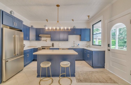 Orting House | Orting Manor - Charming and Historic! by RedAwning