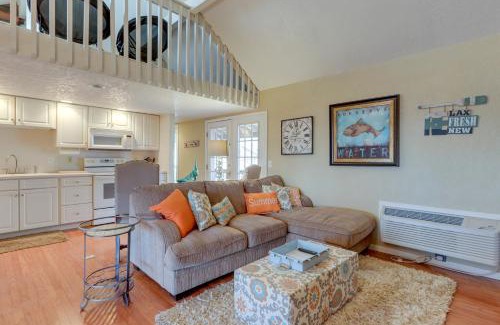 Osage Beach House | Osage Beach Home Screened Porch, Resort Amenities
