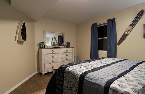 Wakarusa Apartment | Osage landing, close to water and far from the city.