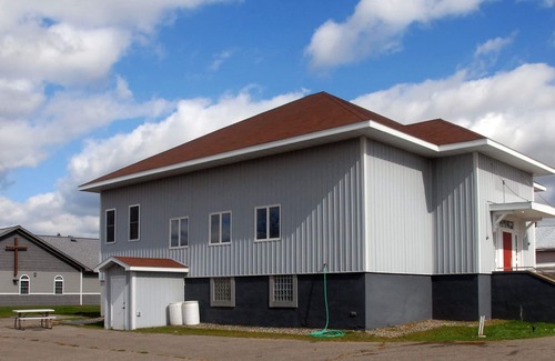 Osage House | Osage Schoolhouse: Renovated, Sleeps 23, Spacious and Comfortable