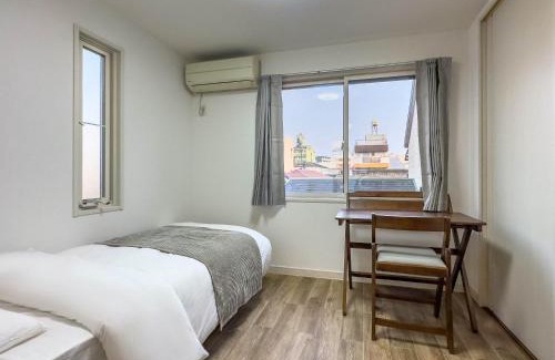 Nishinari Apartment | Osaka Purestay 5 rooms 2 parking spaces two balconies 8-11 人 Wi-Fi 玉出西 天下茶屋 心斎橋 道頓堀 近い 一 戸建