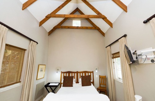 Brooklyn Bed & Breakfast | Osborne House - Guest House