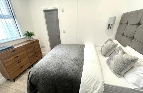 South Shore Apartment | Osborne luxury hot tub and jacuzzi suites