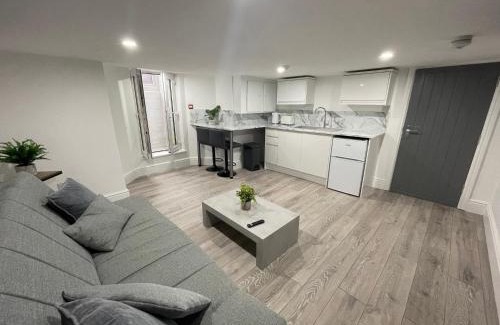 South Shore Apartment | Osborne luxury hot tub and jacuzzi suites