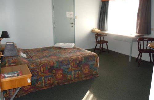 Bundaberg West Hotel | Oscar Motel