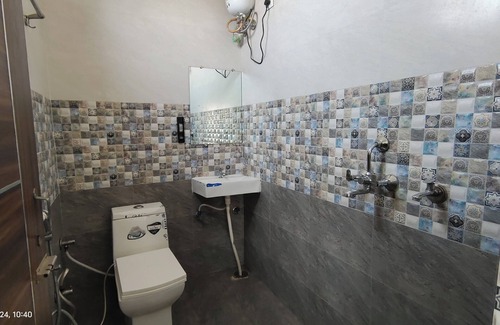 Sanganer Villa | OSHO Villa Homestay, 5 minutes to the Jaipur Airport, Garden View AC Rooms,