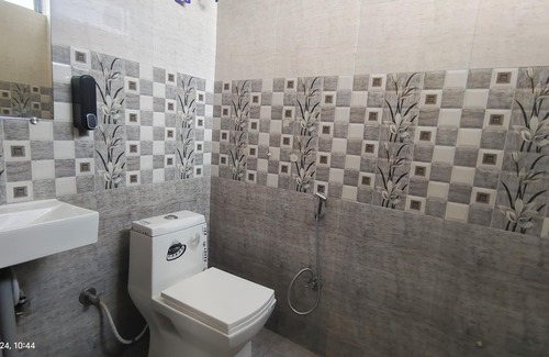 Sanganer Villa | OSHO Villa Homestay, 5 minutes to the Jaipur Airport, Garden View AC Rooms,