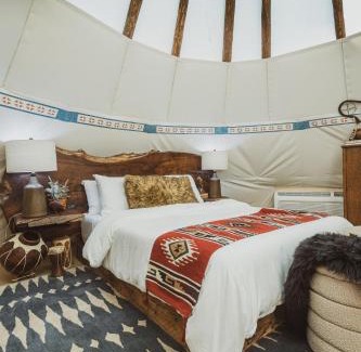 Nogal Other | Oso Tipi at El Mistico Ranch