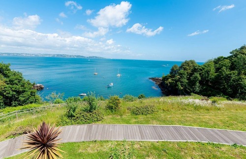 Brixham Cottage | Osprey 2 - The Cove - sleeps 4 guests in 2 bedrooms