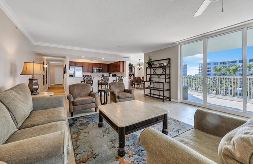 Fort Walton Beach Condo | Osprey 403-3BR/3.5 Large Corner Condo with wraparound deck! Great Location!