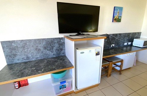 Exmouth Apartment | Osprey Holiday Village Unit 201/1 Bedroom - Villa with a Pool in the Complex