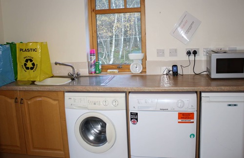 Nethy Bridge House | Osprey House - Spacious house with wifi, open fire and private garden