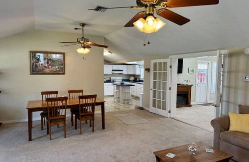 Cedar Key House | Osprey Nest- Historic Cedar Key. Pet Friendly!