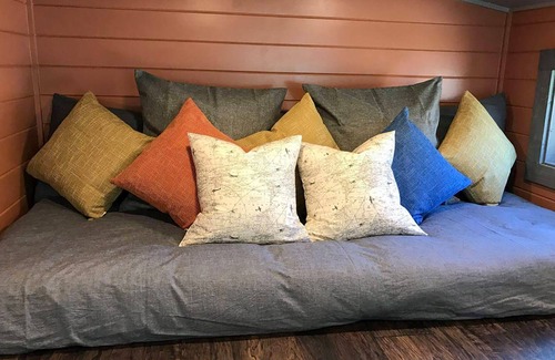 Waldport House | Osprey Tiny Home! Dog Friendly! Close to Beaches! Explore the Oregon coast!