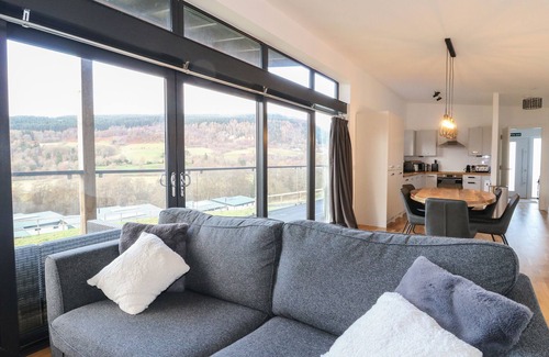 Aberfeldy Cottage | OSPREY VIEW LODGE & HOT TUB, family friendly in Aberfeldy