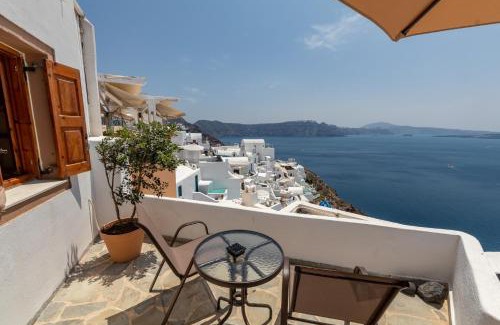 Oia House | Ostria Caldera Studios