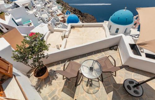 Oia House | Ostria Caldera Studios