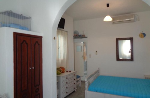 Alopronia Apartment | ostria studios - molos