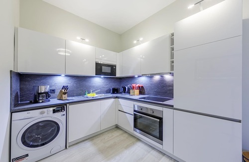 Ostseebad Wustrow Apartment | Ostseerast vacation apartment with west-facing balcony in the Alte Seefahrtschule