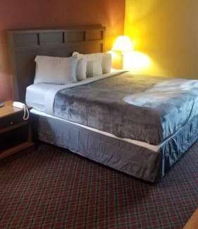Stillwater Apartment | osu 2 Queen Beds Hotel Room 230 Wi-Fi