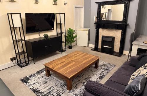 Accrington House | Oswaldtwistle Spacious 3 Bedroom Two Bath
