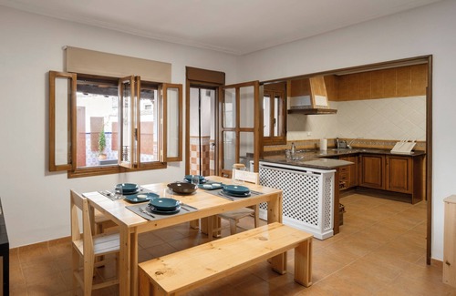 Old Town Baeza Apartment | Oteses11 Amplitud-confort-tranquilidad en el Centro de Baeza. Parking Privado