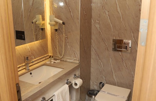 Akdeniz Hotel | Othello Hotel