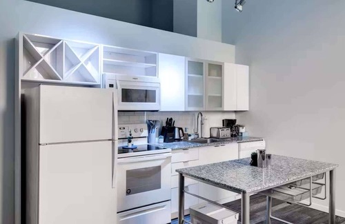 Downtown Cincinnati Apartment | OTR Gym, Pool, Free parking, walk to stadiums