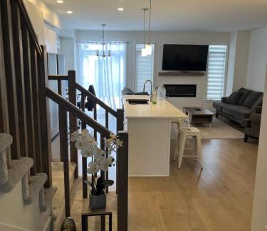 Ottawa Division House | Ottawa airport guesthouse