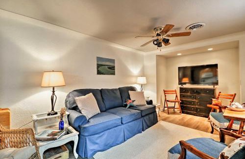 Bedford House | Ottawa Lake Home with BBQ and Patio, 15 Mi to Toledo