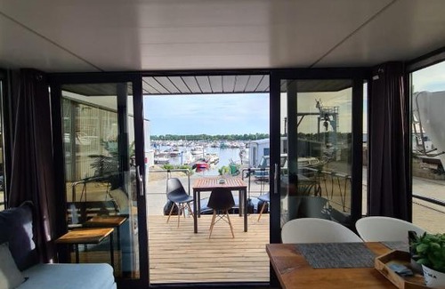 Ophoven Boat Rental | Otter Comfort klasse XL Houseboat