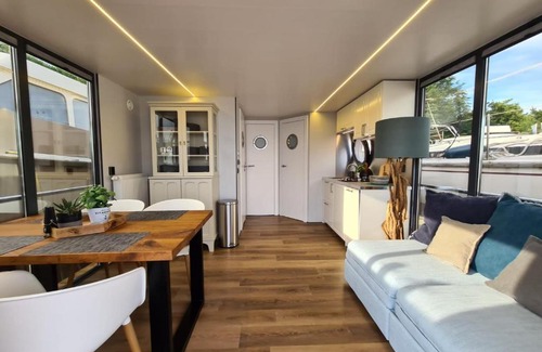 Ophoven Boat Rental | Otter Comfort klasse XL Houseboat