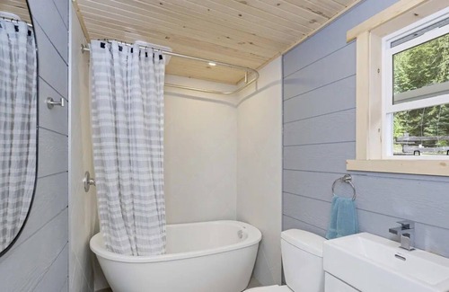 Lake Cowichan Cabin | Otter Haven Sheshed on the River at The Fig and Filbert