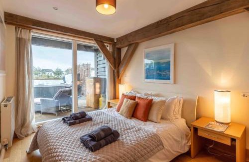 Malmesbury House | Otters Holt