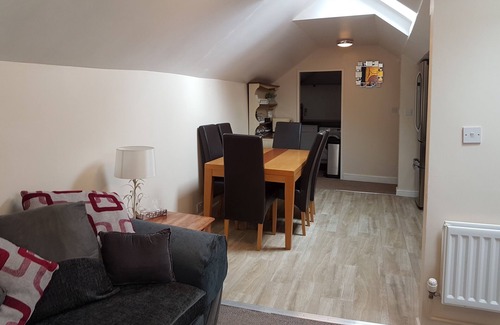 Edingworth Cottage | Otters Holt: Well appointed country cottage close to beaches and attractions