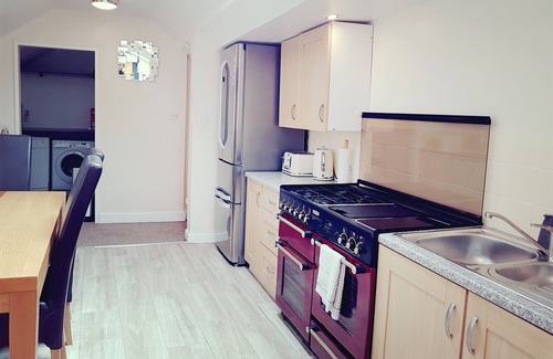Edingworth Cottage | Otters Holt: Well appointed country cottage close to beaches and attractions