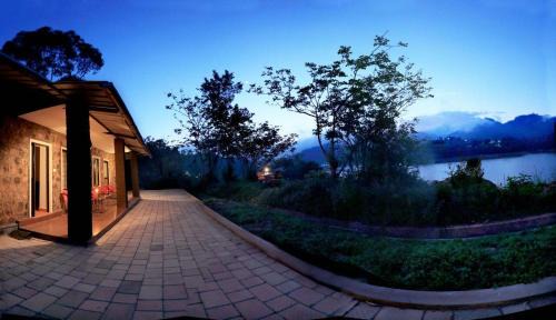 Kannan Devan Hills Resort | Ottway Hills Near Mattupetty Dam