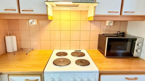 Oulu Apartment | Oulu Modern 2BR with Sauna, Patio and Parking, 10 min to Center