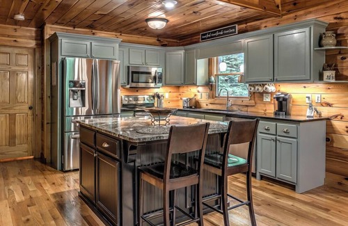 Foxfire Estates Cabin | Our Blue Heaven- Private, yet convenient | Hot tub |Screened Porch