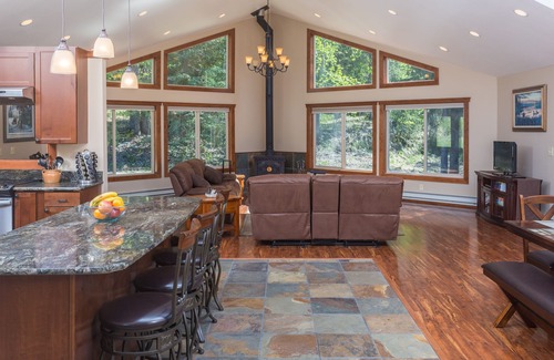 Cooper Landing House | Our Corner of Heaven: Spotless, High-end, Affordable Family & Group Living