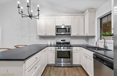 Shreveport House | Our cozy, fully remodeled "Treehouse"!
