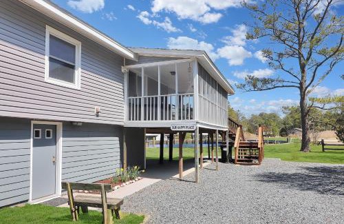 Deep Hole House | Our Happy Place - Pet friendly & waterfront!